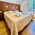 Casa Familiar Junto Al Con Zona De Juegos, Cine Y Bbq Nyaraló