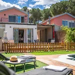 Casa Familiar Junto Al De La Encantada Con Zona De Juegos, Bbq Y Cine Сasa de vacaciones *