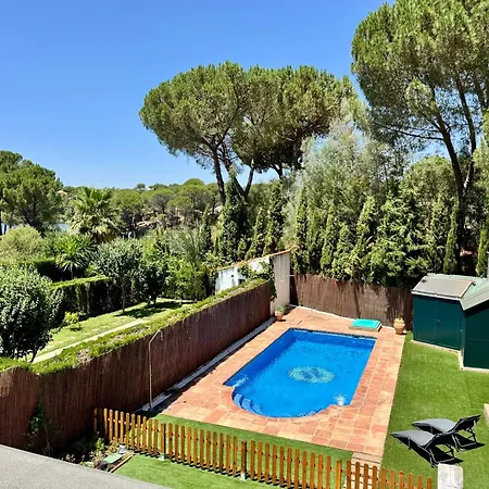 Casa Familiar Junto Al Lago Con Zona De Juegos, Cine Y Bbq *