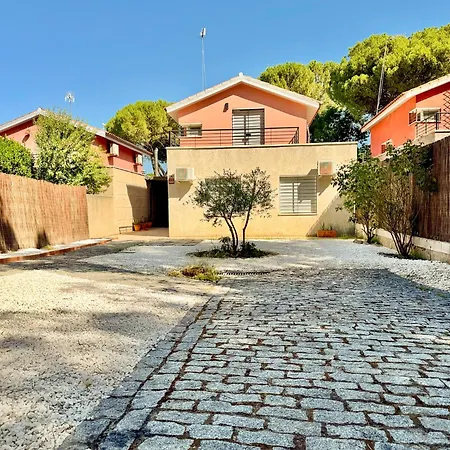 Casa Familiar Junto Al Lago Con Zona De Juegos, Cine Y Bbq Nyaraló Córdoba