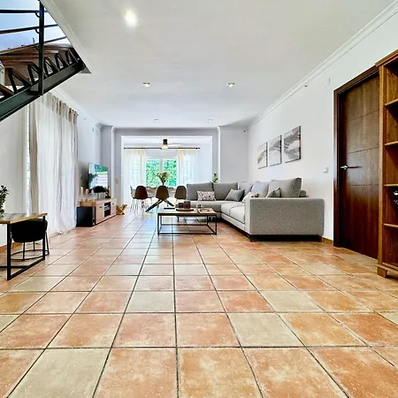 Vakantiehuis Casa Familiar Junto Al Con Zona De Juegos, Cine Y Bbq Córdoba