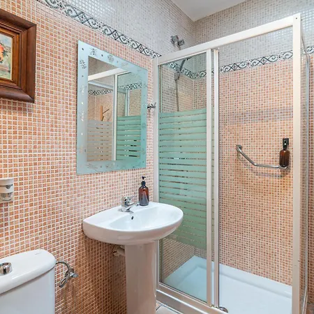 Casa Familiar Junto Al Con Zona De Juegos, Cine Y Bbq * Córdoba