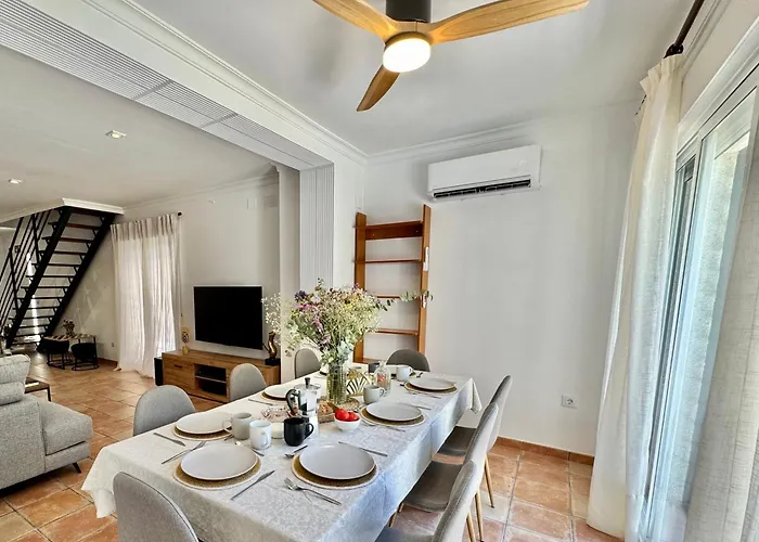 Casa Familiar Junto Al Con Zona De Juegos, Cine Y Bbq Vakantiehuis *