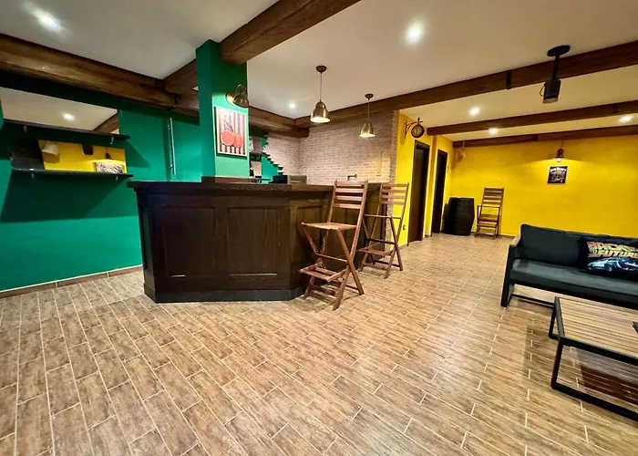 Casa Familiar Junto Al Lago Con Zona De Juegos, Cine Y Bbq