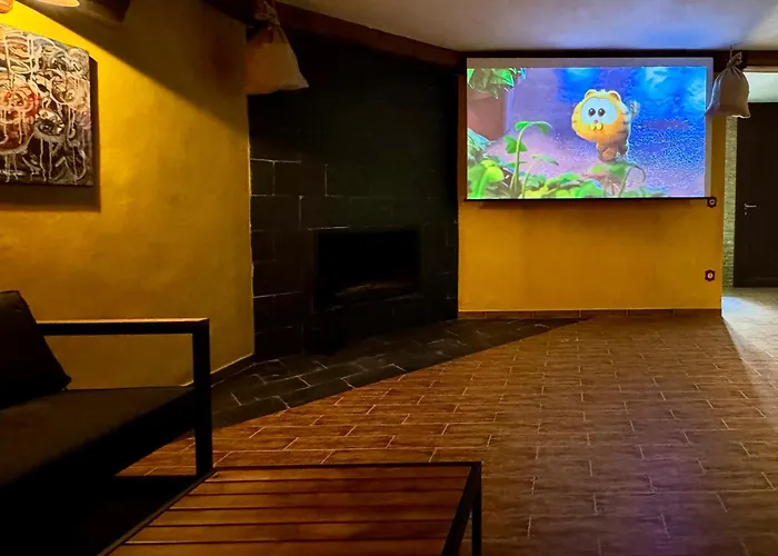 Casa Familiar Junto Al Lago Con Zona De Juegos, Cine Y Bbq