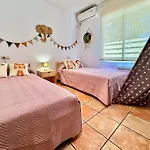 Casa Familiar Junto Al Con Zona De Juegos, Cine Y Bbq Córdoba