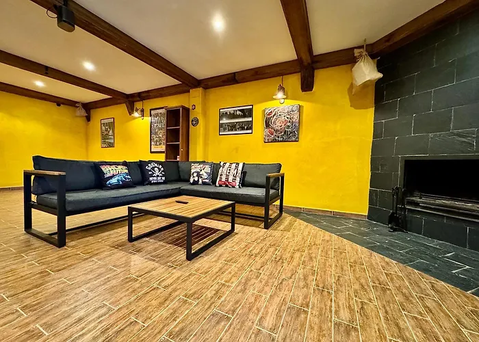 Casa Familiar Junto Al Con Zona De Juegos, Cine Y Bbq בית נופש *