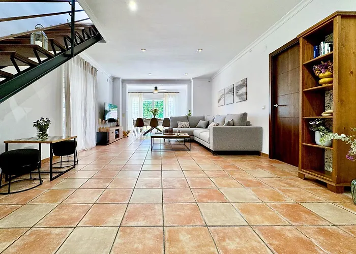 בית נופש Casa Familiar Junto Al Con Zona De Juegos, Cine Y Bbq קורדובה