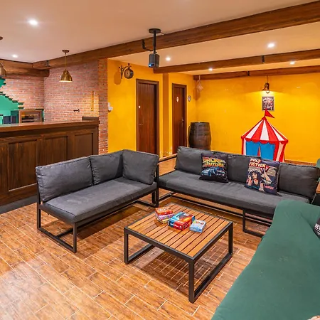 Casa Familiar Junto Al Con Zona De Juegos, Cine Y Bbq 펜션